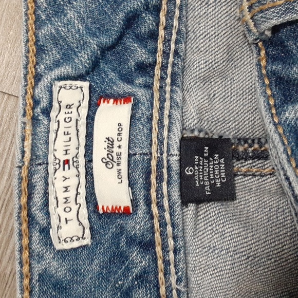 Tommy Hilfiger Low Rise Crop Distressed Jeans - Picture 10 of 13